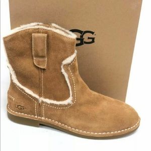 UGG Catica boots NWOT size 7.5
